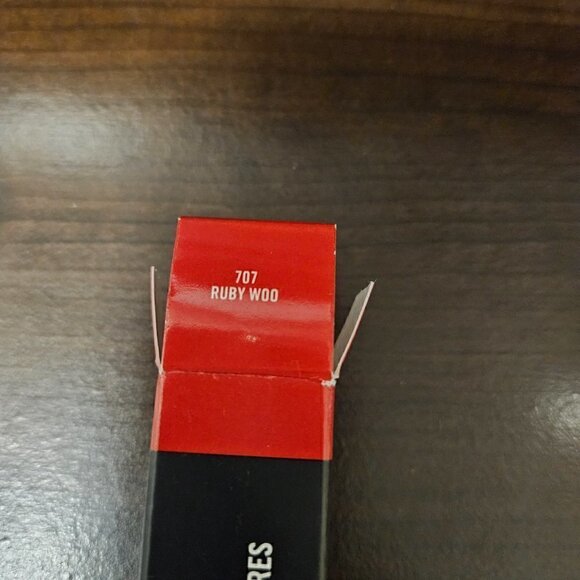 Mac Retro Matte Lipstick in Ruby Woo 707 (NIB) - Picture 3 of 4